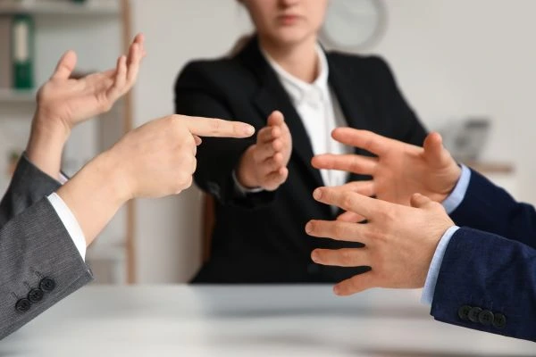 How Can Divorce Mediation Help You Avoid Court England